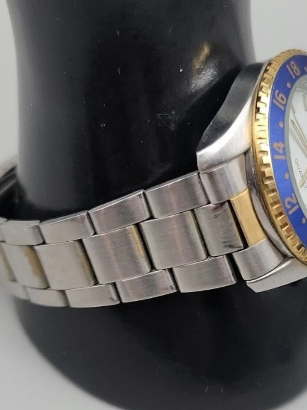Vintage Renne Rains Stainless Steel Mens Two Tone Watch 8
